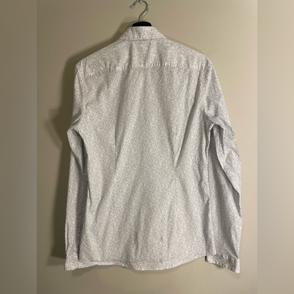 White shirt with blue and red stains - Picture 2 of 3